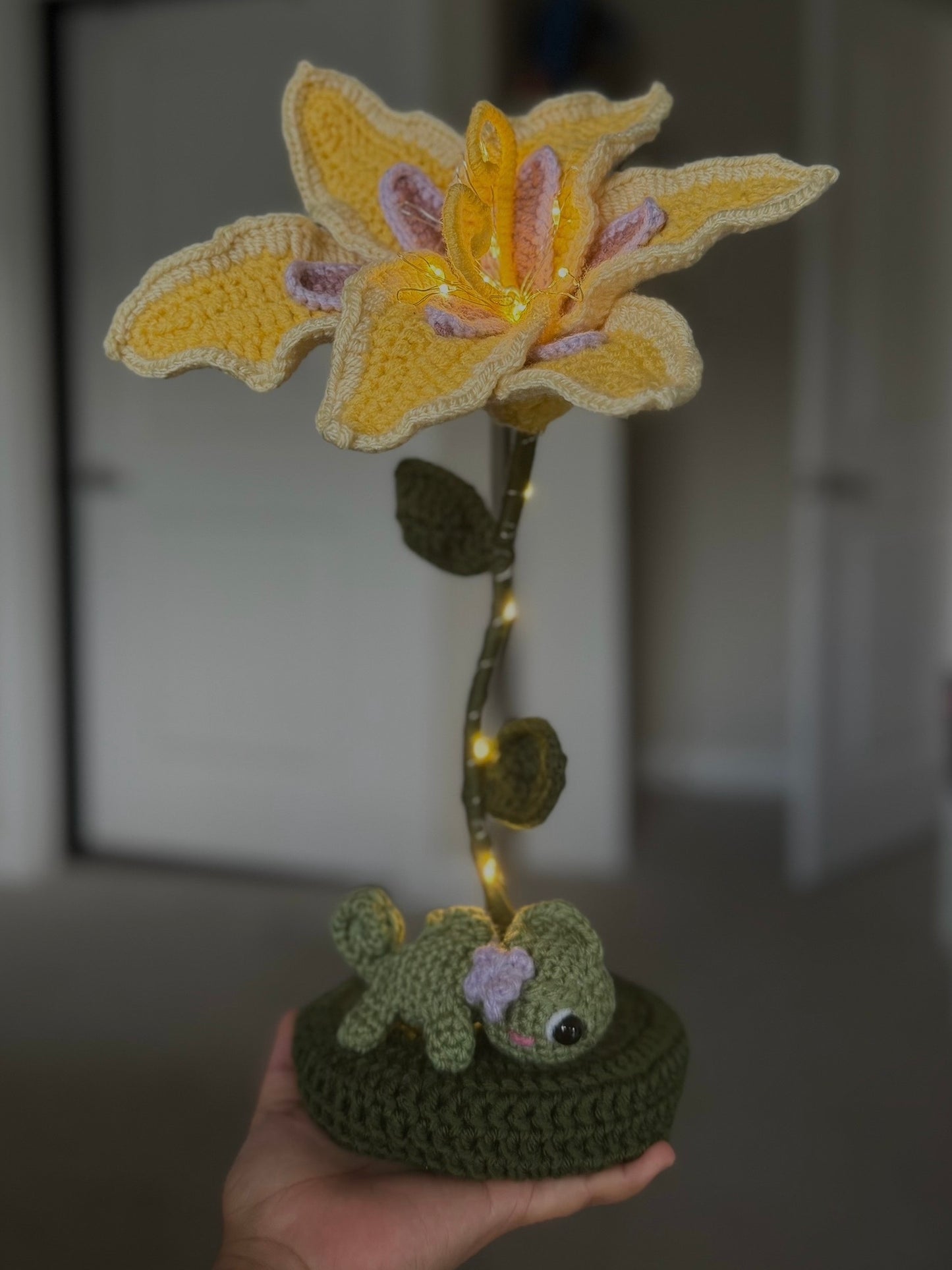 Flower crochet light